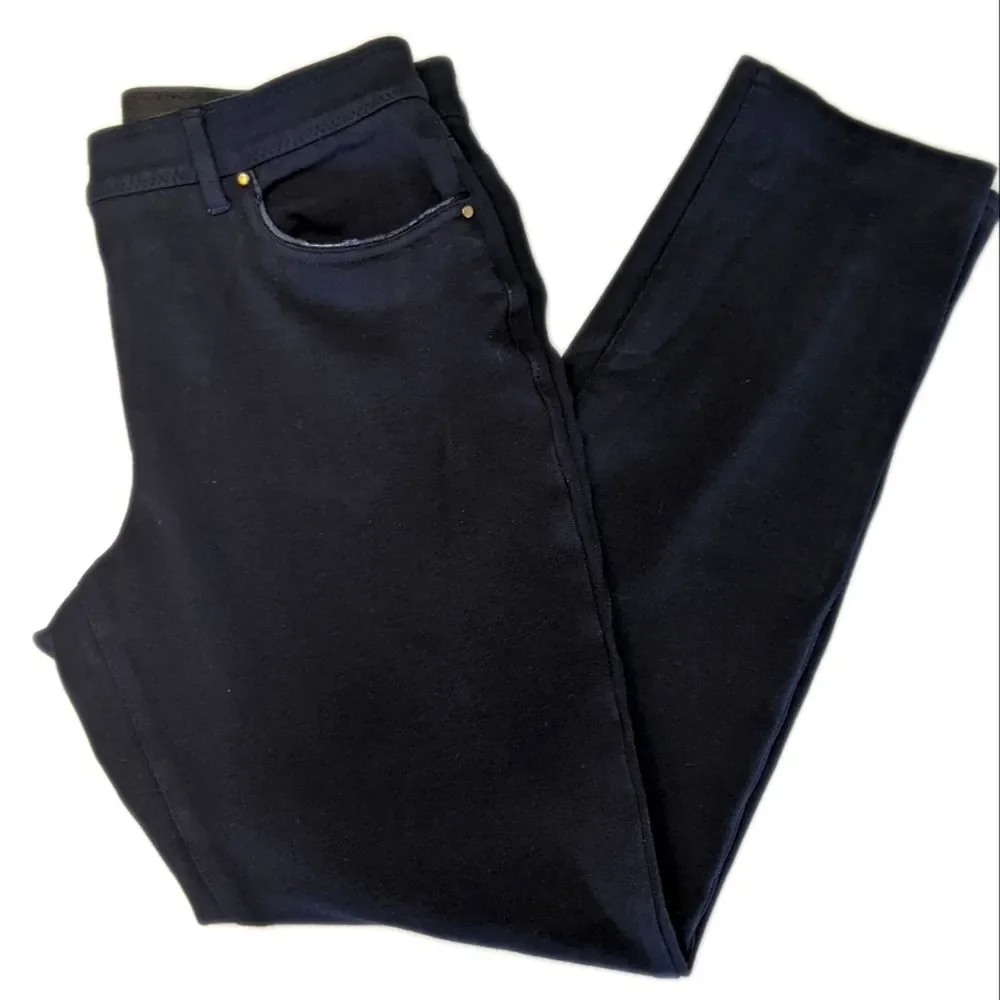 Chico's So Slimming very black rayon/nylon/spandex pull-on waist pants 0.5